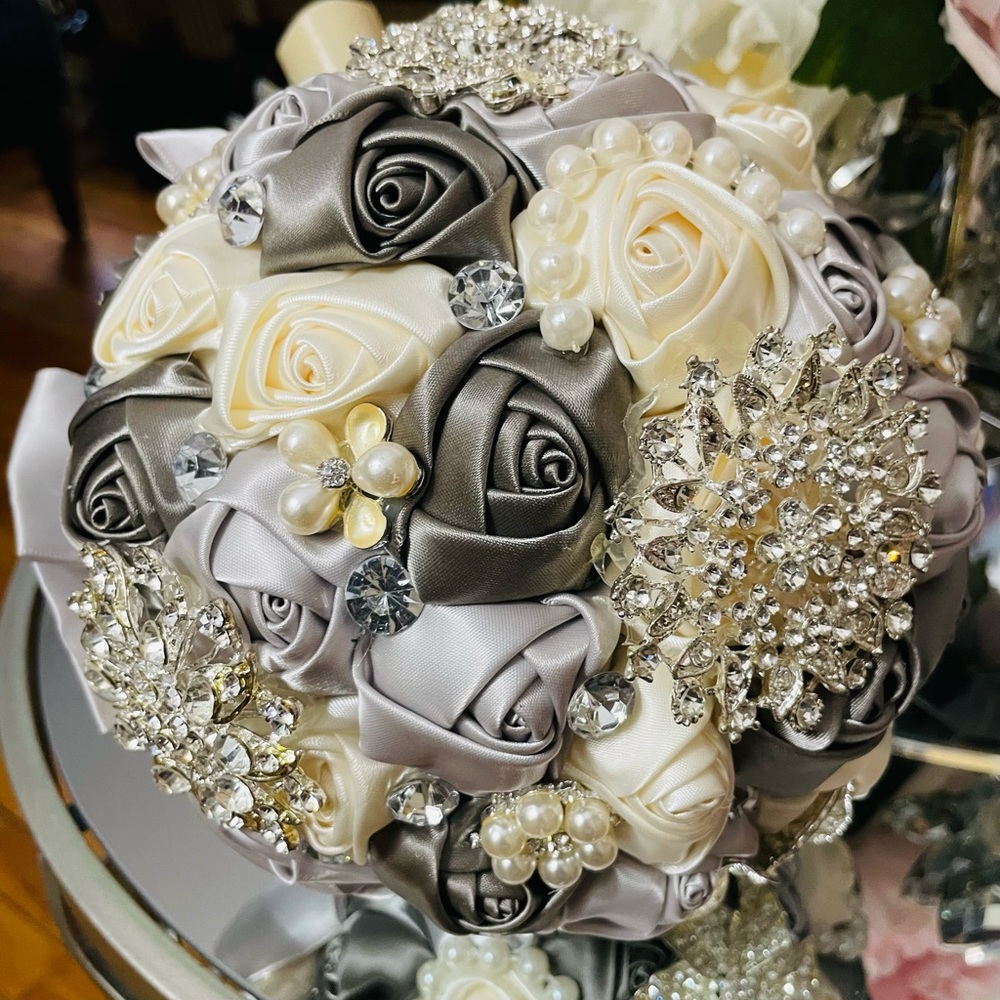 Luxurious round satin Bridal Bouquets